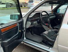 Mercedes-Benz 124