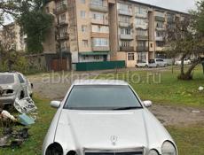 Mercedes-Benz E-Класс