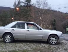 Mercedes-Benz 124