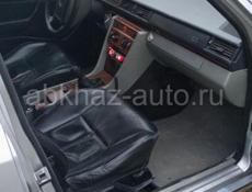 Mercedes-Benz 124