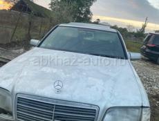 Mercedes-Benz 190