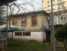Продается дом по Чачба 82 около рынка ориентир кривой дом  3 соток  Дом под снос  С документами проблем нет  +79407272787