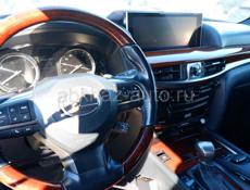 Lexus LX