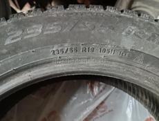 R19  235/55