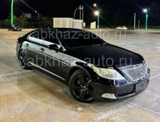 Lexus LS