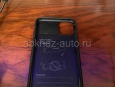 Продам ровер банк чехол на айфон 11 про Макс как новый пользовался 3-4 раза 3т торг есть звонить в любое время 