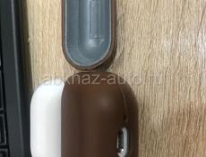 Продаётся чехол кожаный на AirPods 4