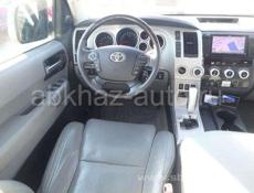 Toyota Sequoia