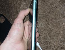 Срочно продаю айфон 11 256 гб экран менялся есть на экрану трещина 