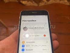 Продаю телефон айфон Se 