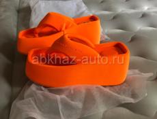 Продаю новые босоножки Размер 38