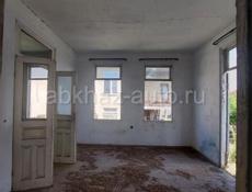 Продаю дом в, центре города Очамчира первая береговая линия