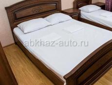 Две двухспальные кровати с матрасом 