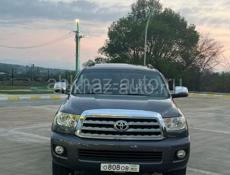 Toyota Sequoia