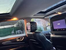 Infiniti Q30