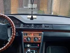 Mercedes-Benz 124