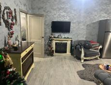 Продаю пол дома на турбазу улица садовая не как не соприкасается с соседями отдельный двор отдельно дом  большие две комнаты на втором этаже  балкон большой 
