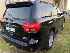 Toyota Sequoia