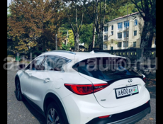 Infiniti Q30