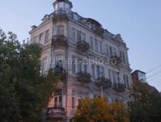 Продажа.Центр  2х комнатная квартира . 