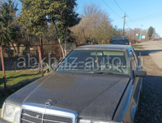 Mercedes-Benz 124