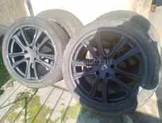 Шины б/у 285/40 R22 