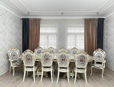 Диван раскладной, столы и стулья 