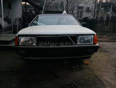 Audi 100