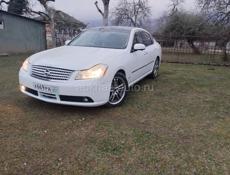 Nissan fuga