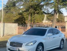 Infiniti M35