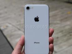 iPhone 8 64 Gb в идеале 