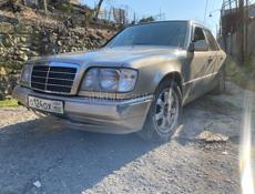 Mercedes-Benz 124