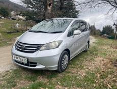 Honda FR-V