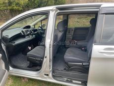 Honda FR-V