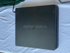Продам ps4 Slim Срочно!