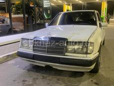 Mercedes-Benz 124