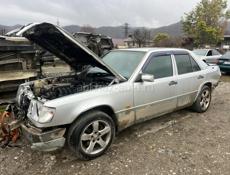 Mercedes-Benz 124