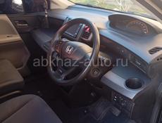 Honda FR-V