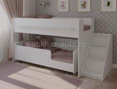 Продается двухэтажная кровать практически новая с матрасами двухэтажный