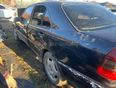 Mercedes-Benz 124
