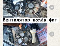 Honda Fit радиатор,зеркало,бампера и т.д