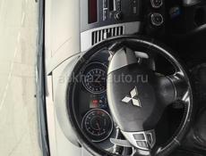 Mitsubishi Outlander XL