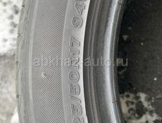 Продаю комплект шин почти новых. 225/50 бриджестоун 
