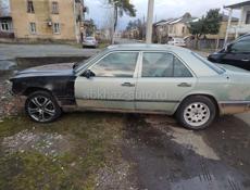 Mercedes-Benz 124