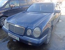 Mercedes-Benz 200-Series