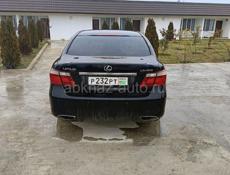 Lexus LS