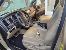 Toyota Sequoia