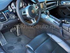 Porsche 928