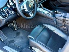 Porsche 928