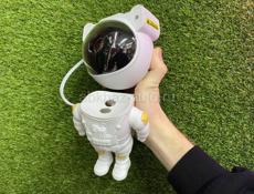 Проэктор космонавт